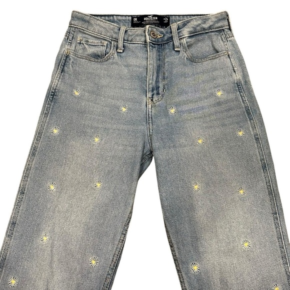 Hollister | 90’s Light Blue Jeans w/ Flower Ultra High rise Mom Jean 24 (27L) - Picture 4 of 7